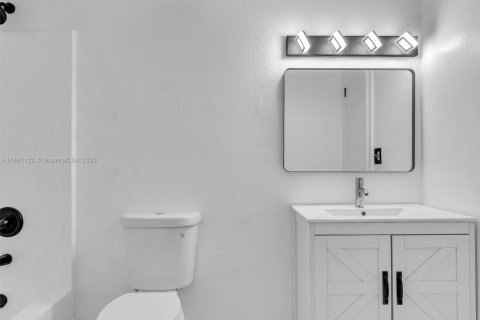 Touwnhouse à vendre à Pembroke Park, Floride: 3 chambres, 110.37 m2 № 1924866 - photo 17