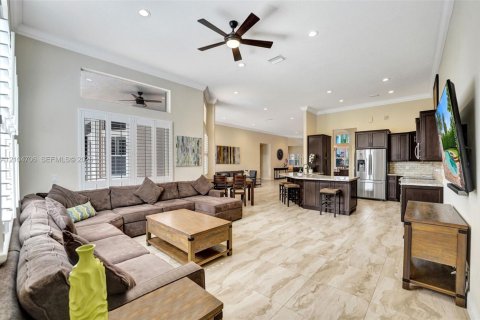 House in Weston, Florida 5 bedrooms, 281.77 sq.m. № 2429736 - photo 14