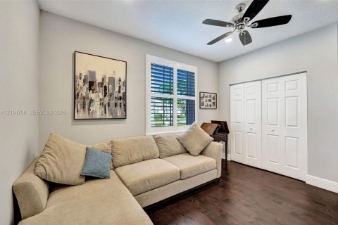 House in Weston, Florida 5 bedrooms, 281.77 sq.m. № 2429736 - photo 24