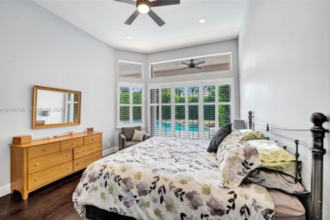 House in Weston, Florida 5 bedrooms, 281.77 sq.m. № 2429736 - photo 20