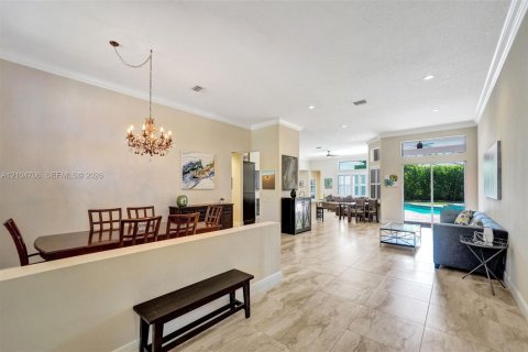 House in Weston, Florida 5 bedrooms, 281.77 sq.m. № 2429736 - photo 6