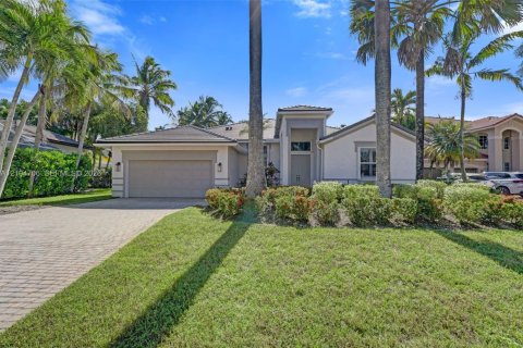 House in Weston, Florida 5 bedrooms, 281.77 sq.m. № 2429736 - photo 4