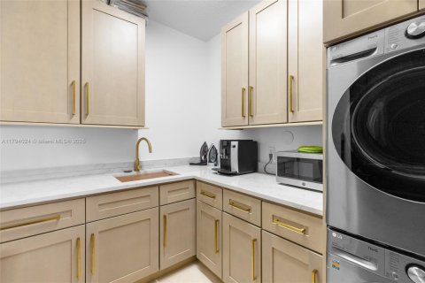 Villa ou maison à vendre à Fort Lauderdale, Floride: 5 chambres, 491.27 m2 № 1860884 - photo 29