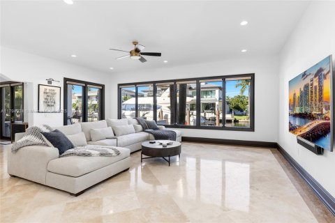 Villa ou maison à vendre à Fort Lauderdale, Floride: 5 chambres, 491.27 m2 № 1860884 - photo 17