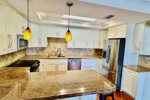 Снять в аренду кондоминиум в Санни-Айлс-Бич, Флорида 2 спальни, 141.68м2, № 2030365 - фото 6