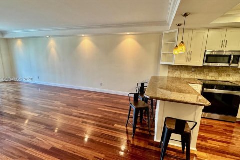 Снять в аренду кондоминиум в Санни-Айлс-Бич, Флорида 2 спальни, 141.68м2, № 2030365 - фото 4