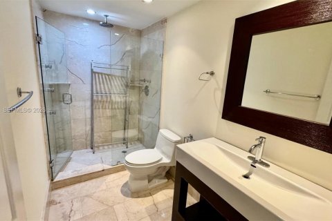 Снять в аренду кондоминиум в Санни-Айлс-Бич, Флорида 2 спальни, 141.68м2, № 2030365 - фото 7