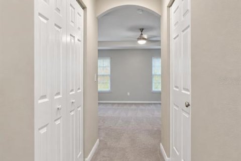 House in Palm Coast, Florida 4 bedrooms, 205.13 sq.m. № 2391032 - photo 11