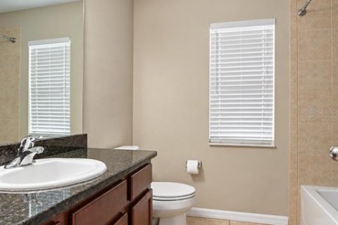 House in Palm Coast, Florida 4 bedrooms, 205.13 sq.m. № 2391032 - photo 18