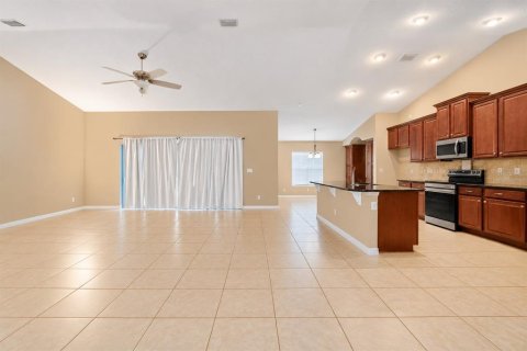 House in Palm Coast, Florida 4 bedrooms, 205.13 sq.m. № 2391032 - photo 3