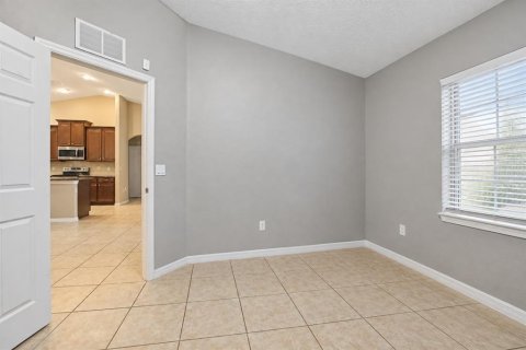 House in Palm Coast, Florida 4 bedrooms, 205.13 sq.m. № 2391032 - photo 17