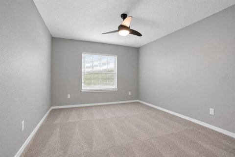 House in Palm Coast, Florida 4 bedrooms, 205.13 sq.m. № 2391032 - photo 15