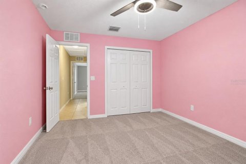 House in Palm Coast, Florida 4 bedrooms, 205.13 sq.m. № 2391032 - photo 13