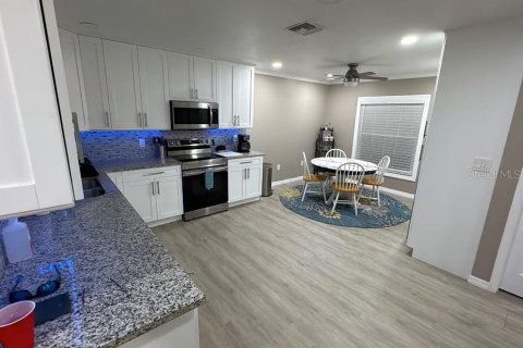 Condominio en alquiler en Tarpon Springs, Florida, 2 dormitorios, 80.92 m2 № 1754981 - foto 3