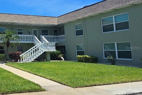 Condominio en alquiler en Tarpon Springs, Florida, 2 dormitorios, 80.92 m2 № 1754981 - foto 1
