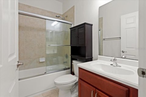 Townhouse in Gainesville, Florida 2 bedrooms, 98.1 sq.m. № 2227380 - photo 20