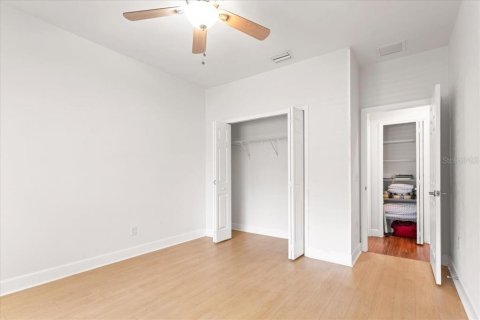 Townhouse in Gainesville, Florida 2 bedrooms, 98.1 sq.m. № 2227380 - photo 18