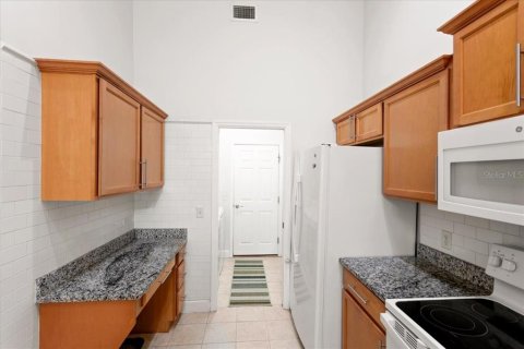 Townhouse in Gainesville, Florida 2 bedrooms, 98.1 sq.m. № 2227380 - photo 8