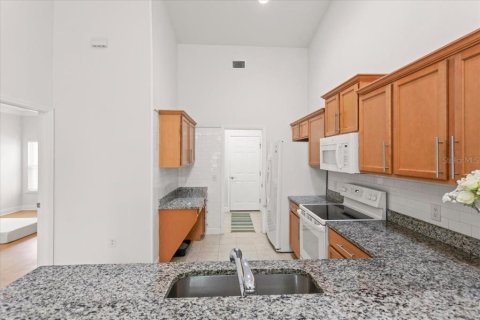Townhouse in Gainesville, Florida 2 bedrooms, 98.1 sq.m. № 2227380 - photo 7
