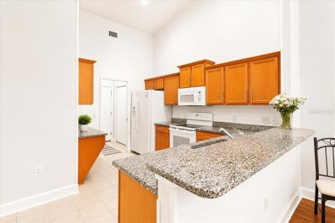Townhouse in Gainesville, Florida 2 bedrooms, 98.1 sq.m. № 2227380 - photo 6