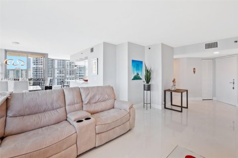 Condo in Aventura, Florida, 2 bedrooms  № 1999769 - photo 11