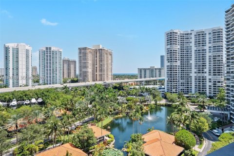 Condo in Aventura, Florida, 2 bedrooms  № 1999769 - photo 4