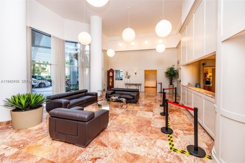 Condo in Aventura, Florida, 2 bedrooms  № 1999769 - photo 26