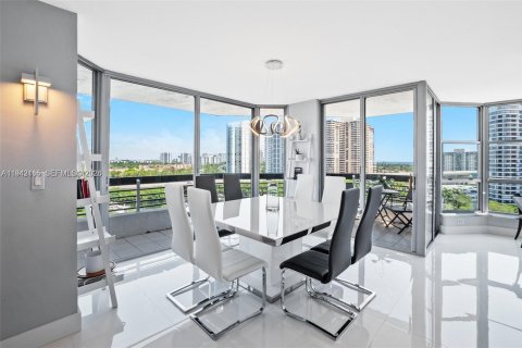 Condo in Aventura, Florida, 2 bedrooms  № 1999769 - photo 6