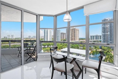 Condo in Aventura, Florida, 2 bedrooms  № 1999769 - photo 7