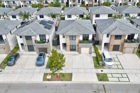 Casa en venta en Florida City, Florida, 5 dormitorios, 176.7 m2 № 2057479 - foto 8