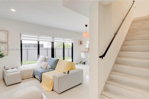 Casa en venta en Florida City, Florida, 5 dormitorios, 176.7 m2 № 2057479 - foto 20