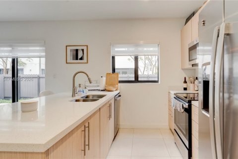 Casa en venta en Florida City, Florida, 5 dormitorios, 176.7 m2 № 2057479 - foto 13