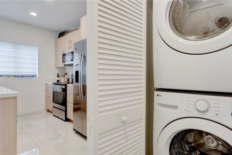 Casa en venta en Florida City, Florida, 5 dormitorios, 176.7 m2 № 2057479 - foto 11