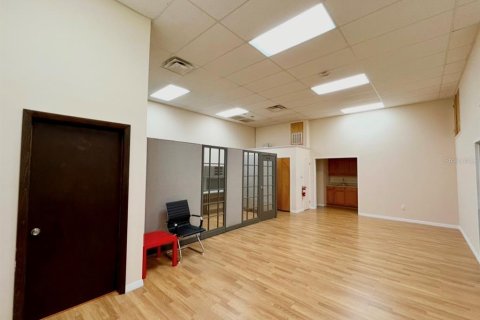 Propiedad comercial en alquiler en Orlando, Florida № 2219019 - foto 5