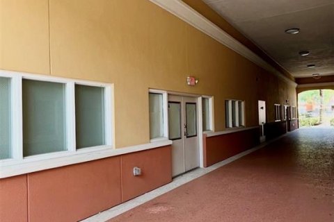 Propiedad comercial en alquiler en Orlando, Florida № 2219019 - foto 3