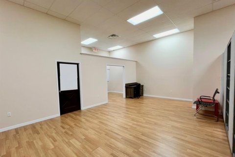 Propiedad comercial en alquiler en Orlando, Florida № 2219019 - foto 7