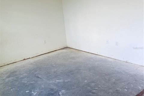 House in Kissimmee, Florida 5 bedrooms, 248.42 sq.m. № 2325188 - photo 14