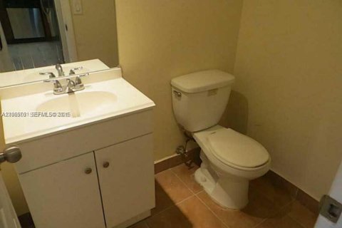 Condo in North Miami Beach, Florida, 1 bedroom  № 2069664 - photo 3