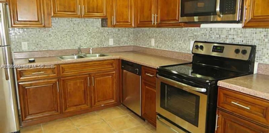 Condo in North Miami Beach, Florida, 1 bedroom  № 2069664