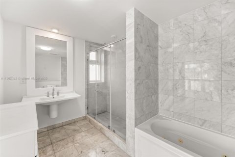 Condo in Miami Beach, Florida, 3 bedrooms  № 1953430 - photo 5