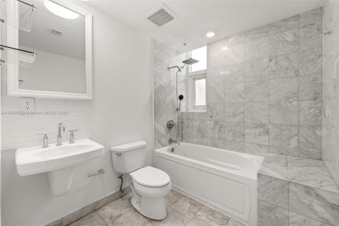 Condo in Miami Beach, Florida, 3 bedrooms  № 1953430 - photo 8