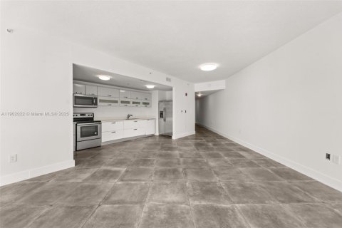 Condo in Miami Beach, Florida, 3 bedrooms  № 1953430 - photo 22