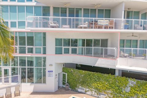 Condo in Miami Beach, Florida, 3 bedrooms  № 1953430 - photo 26