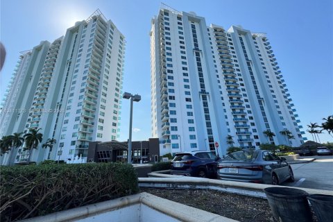 Condominio en venta en Sunrise, Florida, 2 dormitorios, 165.18 m2 № 2429899 - foto 27
