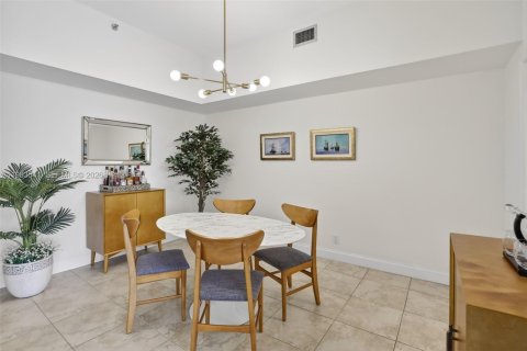 Condo in Aventura, Florida, 2 bedrooms  № 2047062 - photo 11