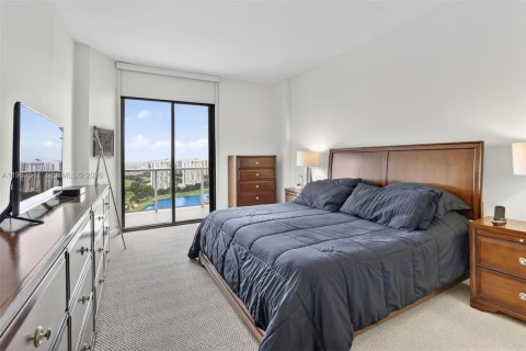 Condo in Aventura, Florida, 2 bedrooms  № 2047062 - photo 18
