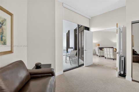 Condo in Aventura, Florida, 2 bedrooms  № 2047062 - photo 26