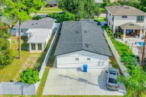 Commercial property in Saint Petersburg, Florida 7 bedrooms, 207.73 sq.m. № 704358 - photo 29