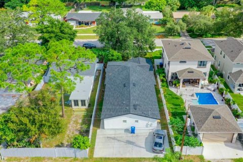 Commercial property in Saint Petersburg, Florida 7 bedrooms, 207.73 sq.m. № 704358 - photo 30