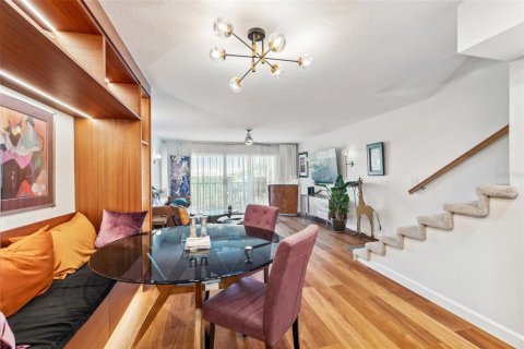 Townhouse in Seminole, Florida 4 bedrooms, 201.97 sq.m. № 1820768 - photo 13